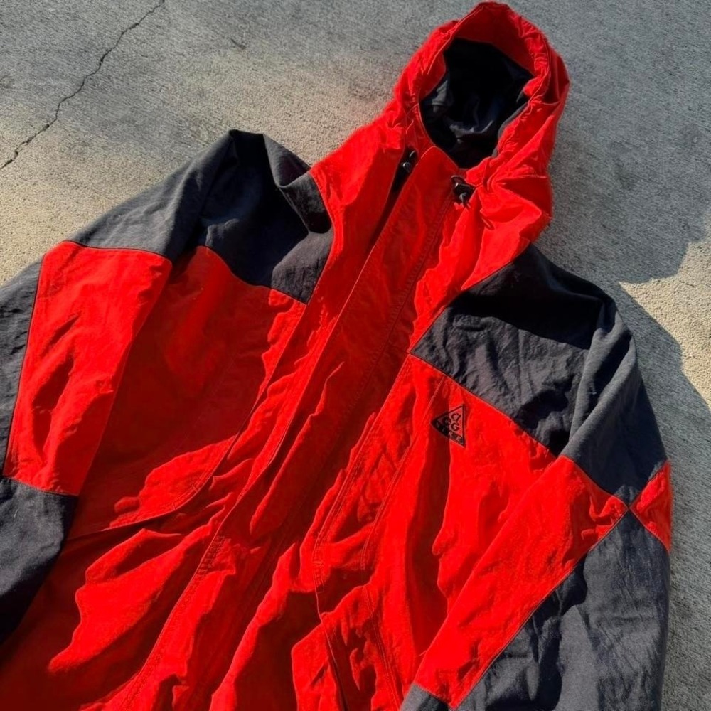 Nike ACG Red Black Technical Hooded Shell Jacket Gorpcore Vintage 00s